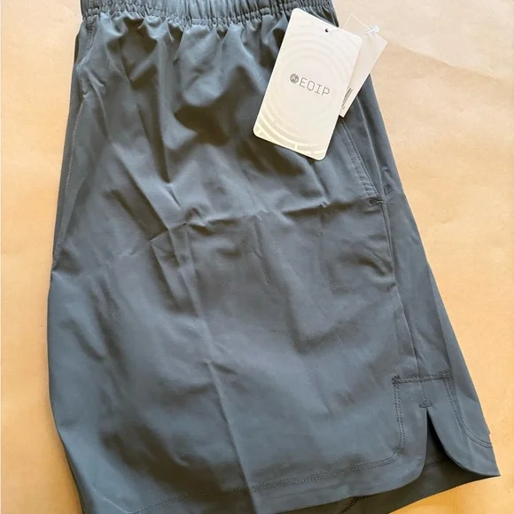 Men's Gray Qwick Dry Shorts - Picture 1 of 3